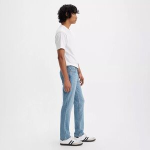 Levi’s 511 light wash jean